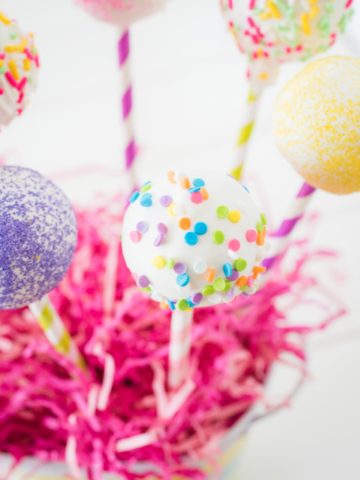 Easter Cake Pops Recipe with Ideas & How-to Guide - Sweetly Splendid