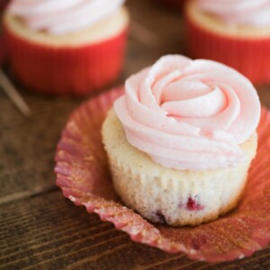 vanilla cupcakes with strawberry frosting