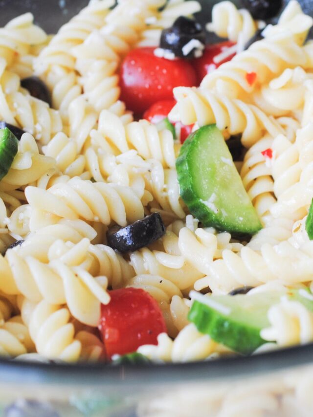 Perfect for Summer BBQ's - Italian Pasta Salad Recipe - Sweetly Splendid