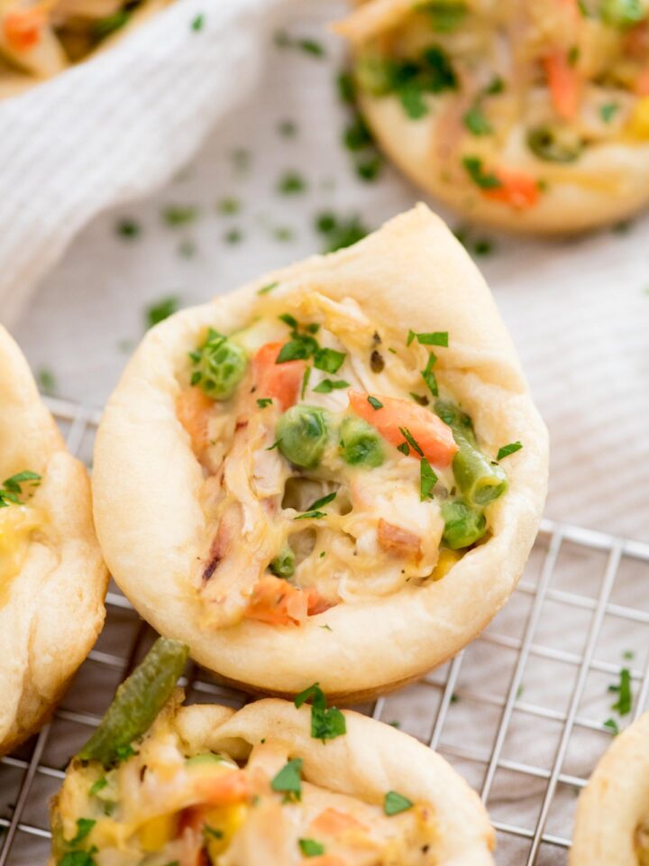 Mini Chicken Pot Pies (only 4 ingredients) Sweetly Splendid
