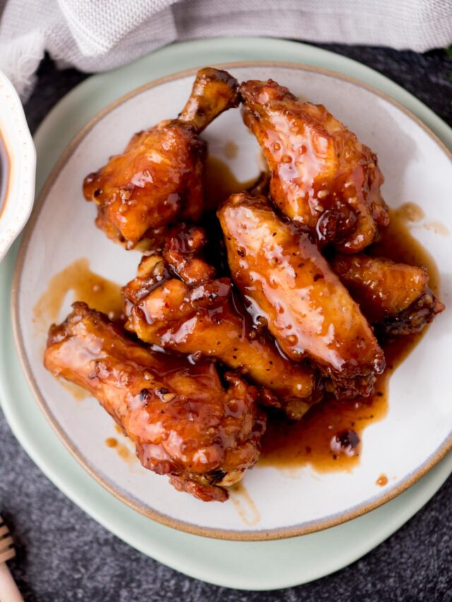 Honey Garlic Wings Sauce Recipe - Sweetly Splendid